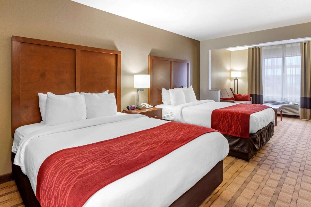 Comfort & North - Collins Road 2* Cedar Rapids